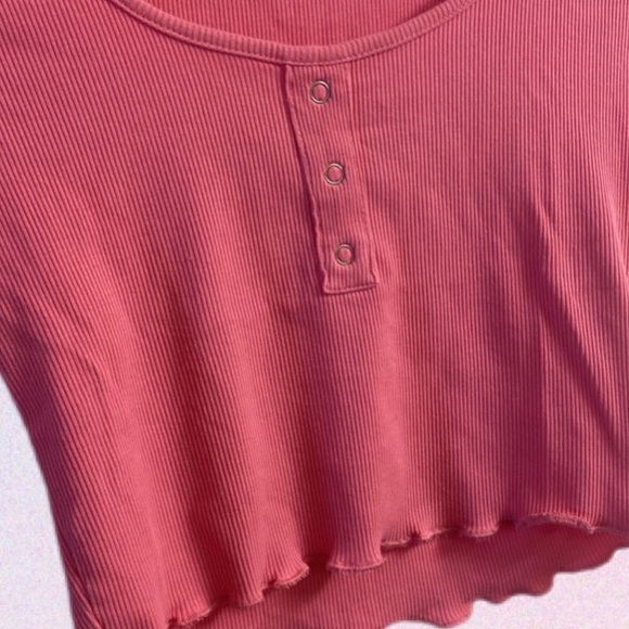 Ambiance • Pink Ribbed Lettuce Trim Cropped T-Shirt - Picture 4 of 6